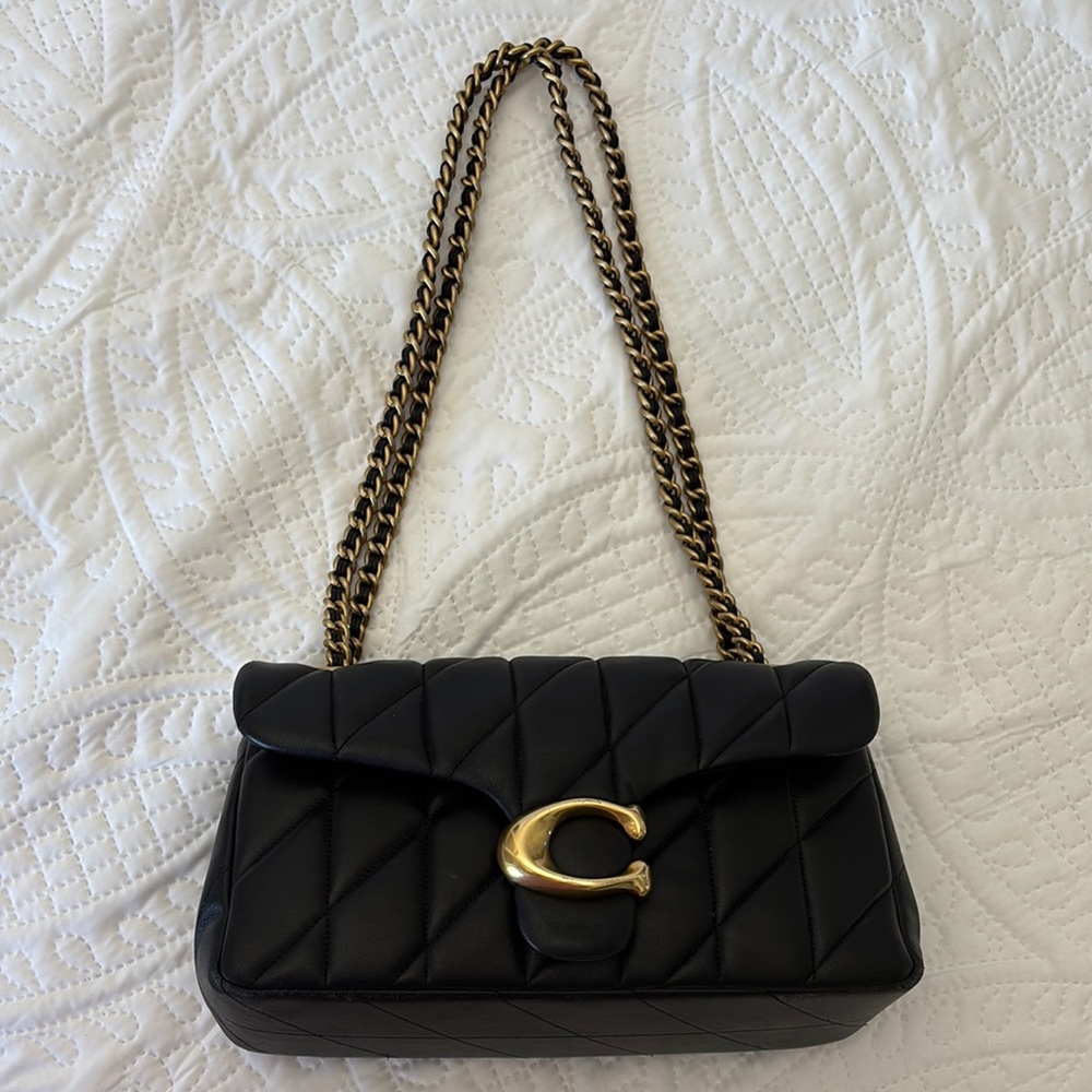 Elegant Black Quilted Shoulder Bag